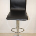 Chaise haute noire