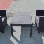 Ensemble table et fauteuils d'extérieur