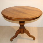 Table ronde en bois