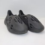 Chaussures " Adidas Yeesy foam Runner "