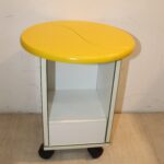 Table de nuit, tabouret avec roulettes