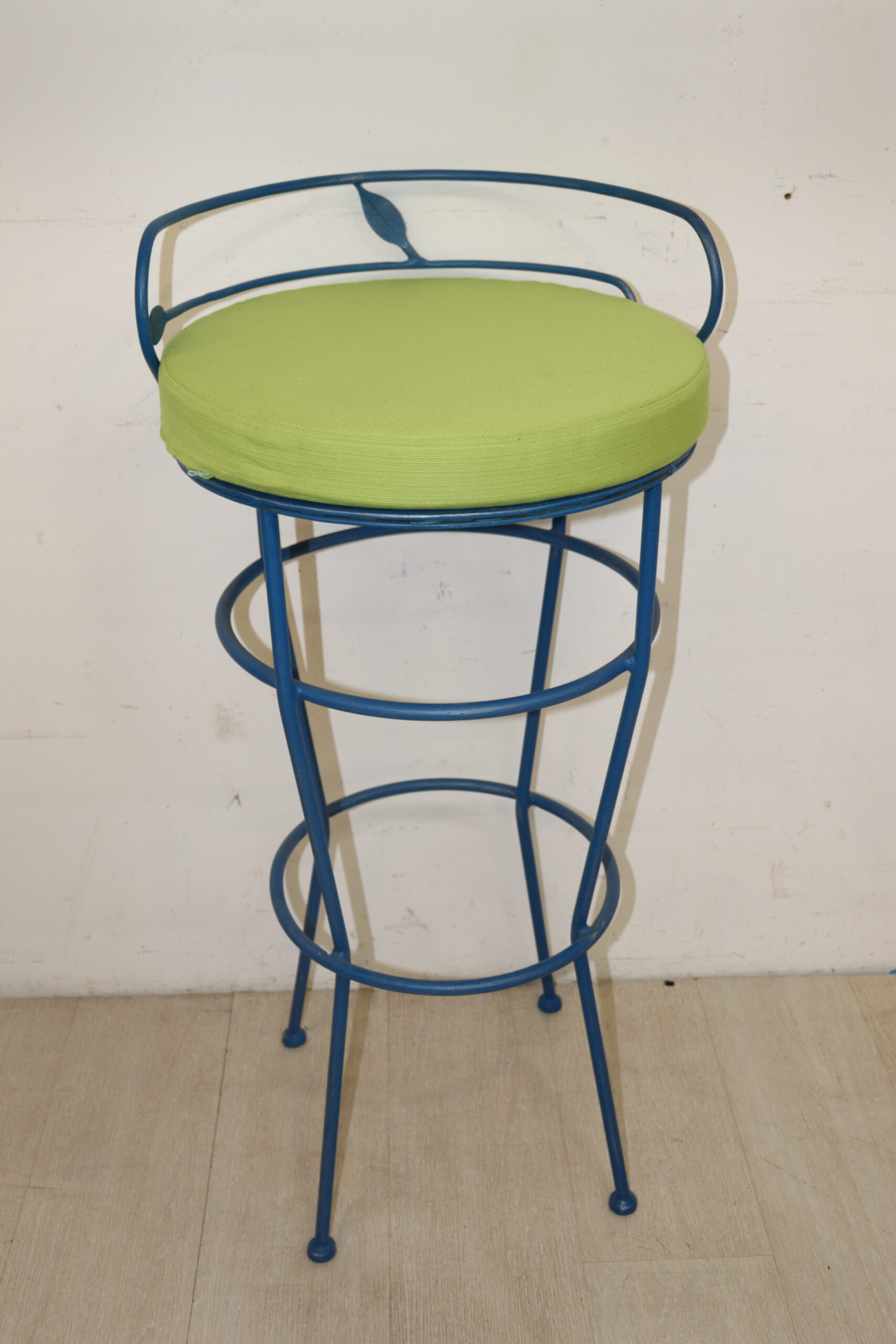 DC 198 Tabouret de bar en fer forgé – Image 1