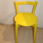 Chaise jaune