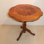 Table marquetée