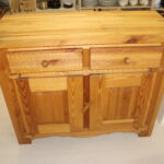 Buffet en sapin massif