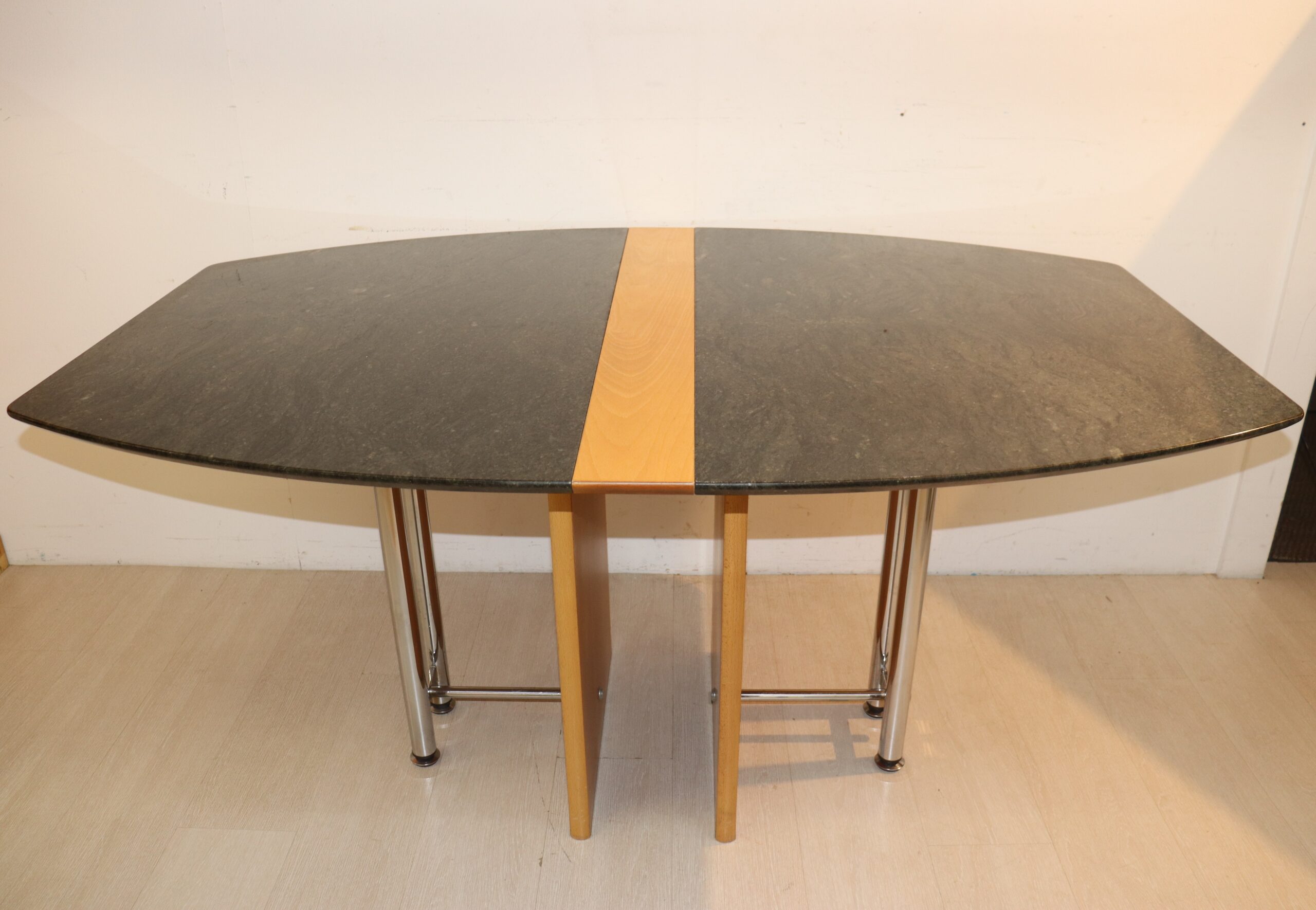 9580 (2) Table de salle à manger en marbre – Image 1