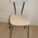 Chaise en formica