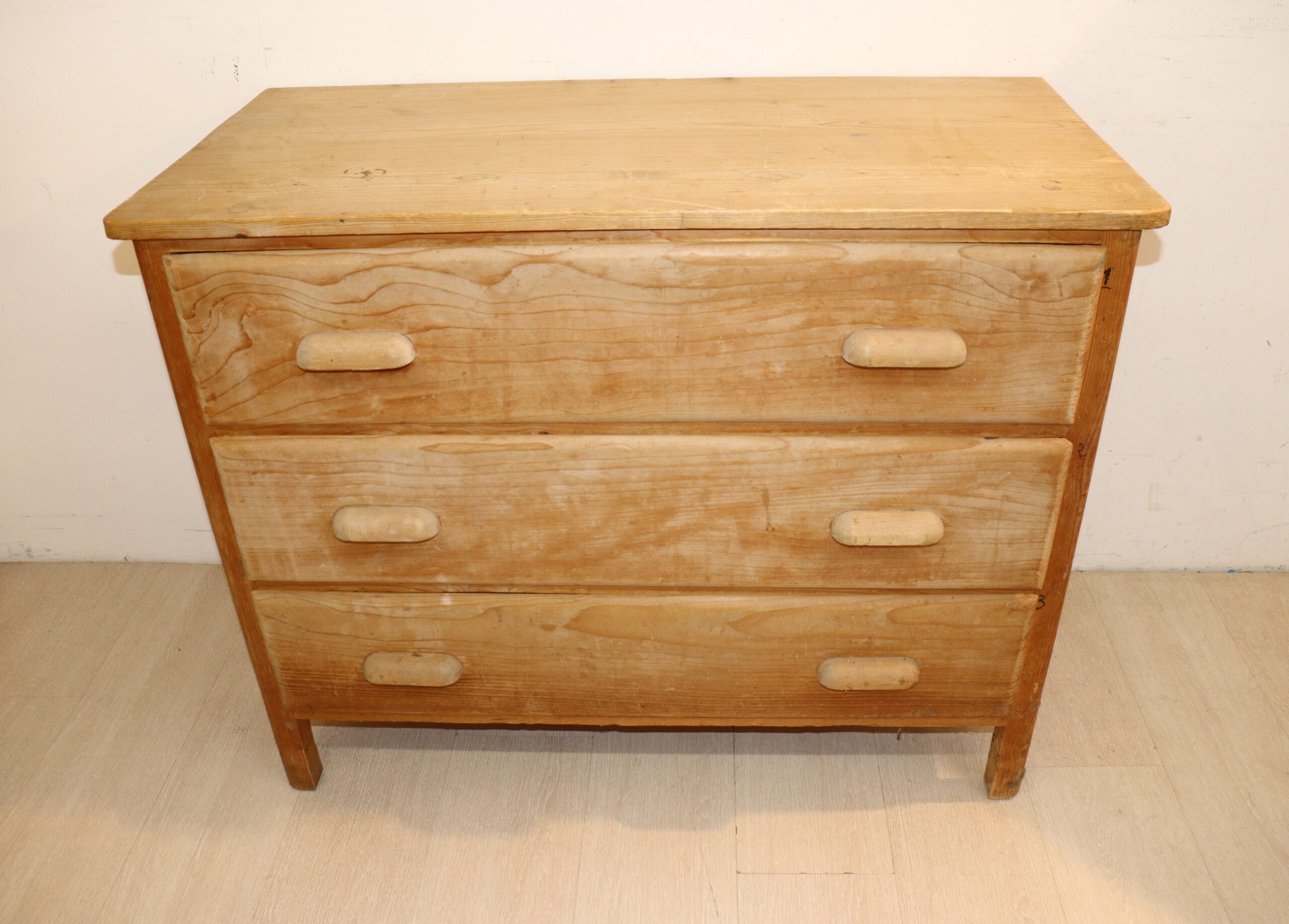 9599 Commode en bois – Image 1