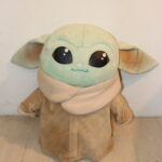 Peluche bébé Yoda