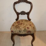 Chaise ancienne