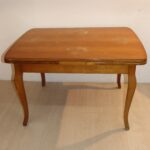 Table de salle à manger en bois