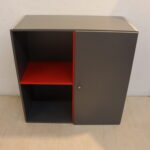Meuble de rangement rouge et anthracite