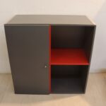 Meuble de rangement rouge et anthracite