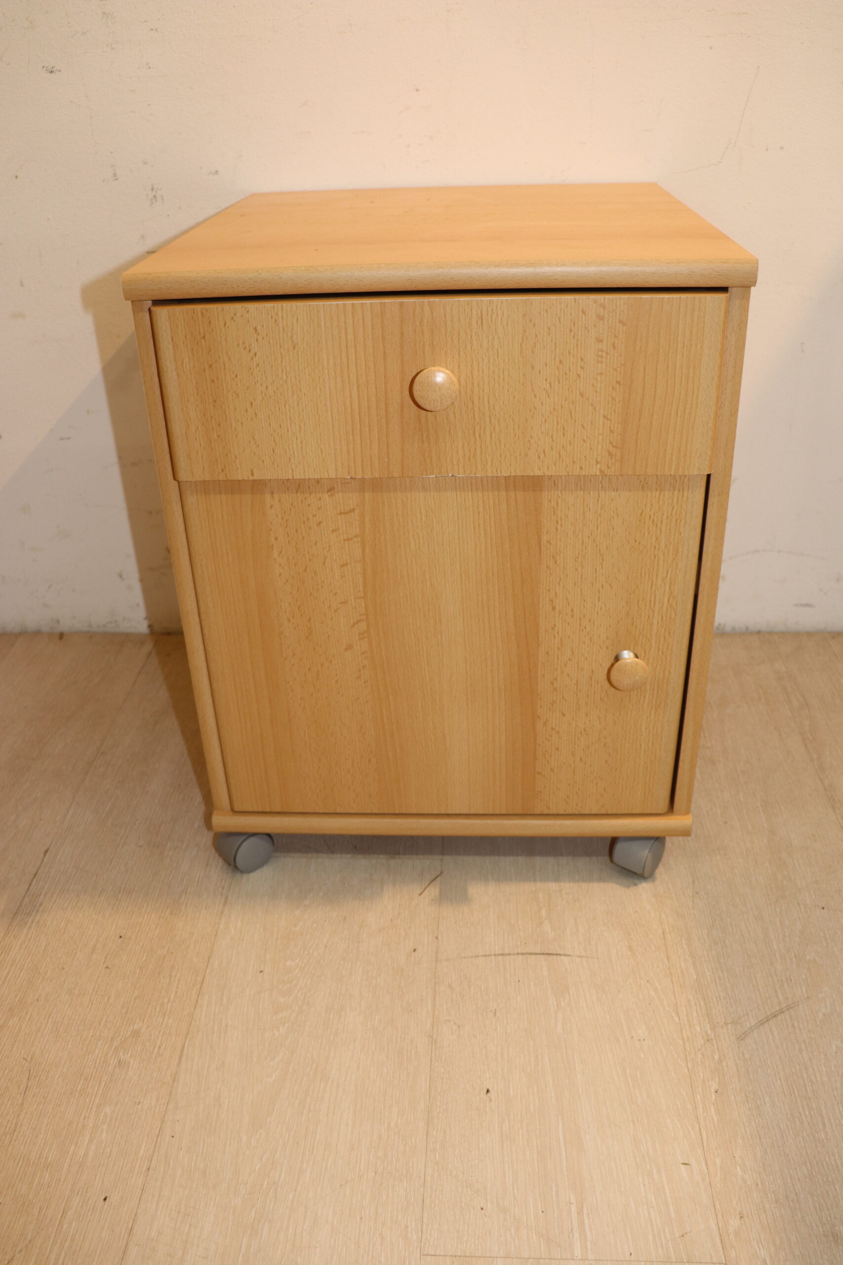 DC 267 Table de nuit – Image 1
