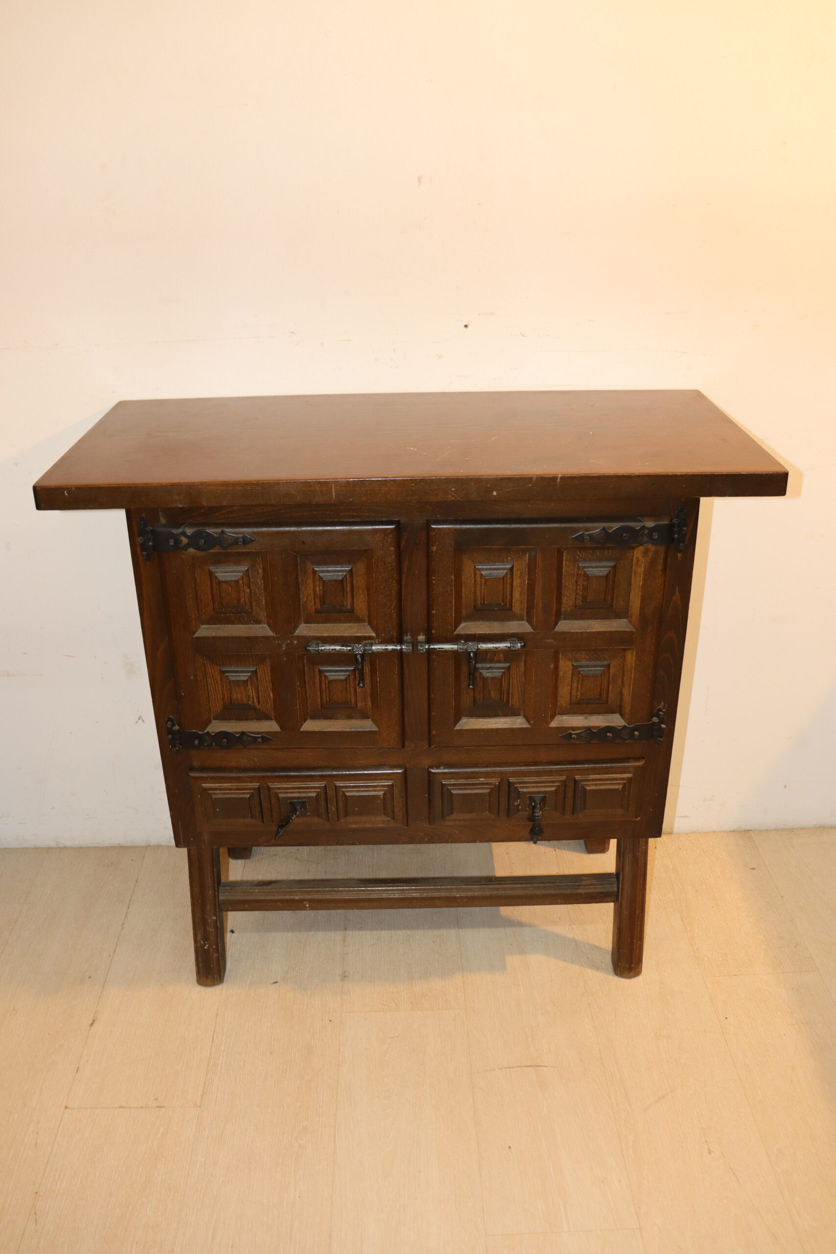 9755 Meuble de rangement – Image 1