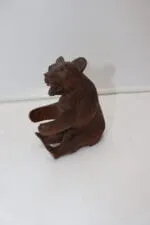 Ours porte pipe en bois sculpté de la Forêt-Noire