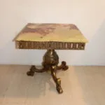 Table de salon en onyx carrée