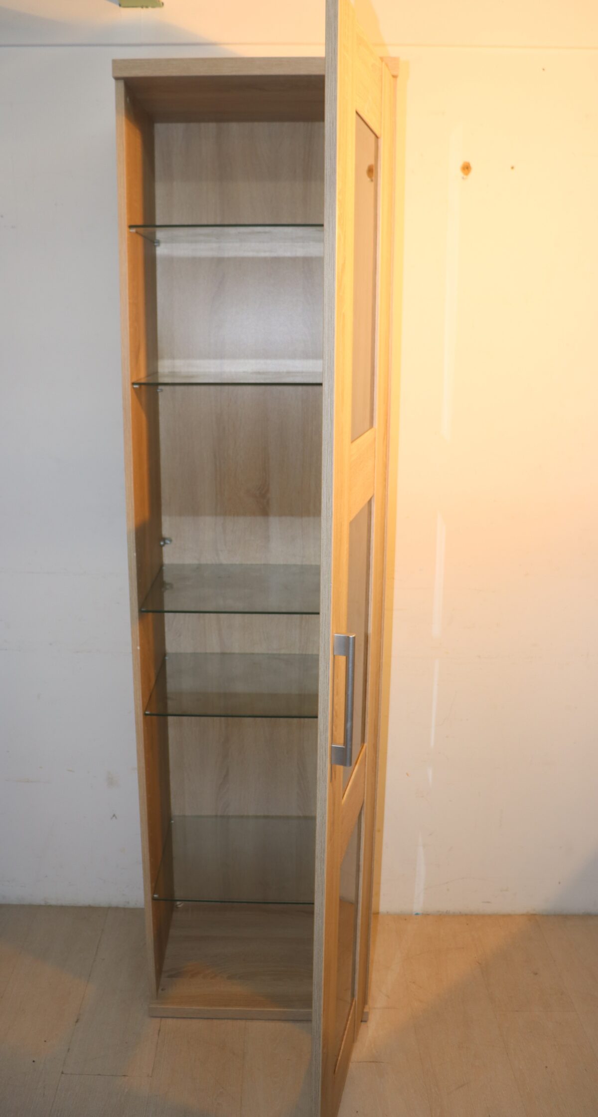 Vitrine avec miroir et portes – Image 2