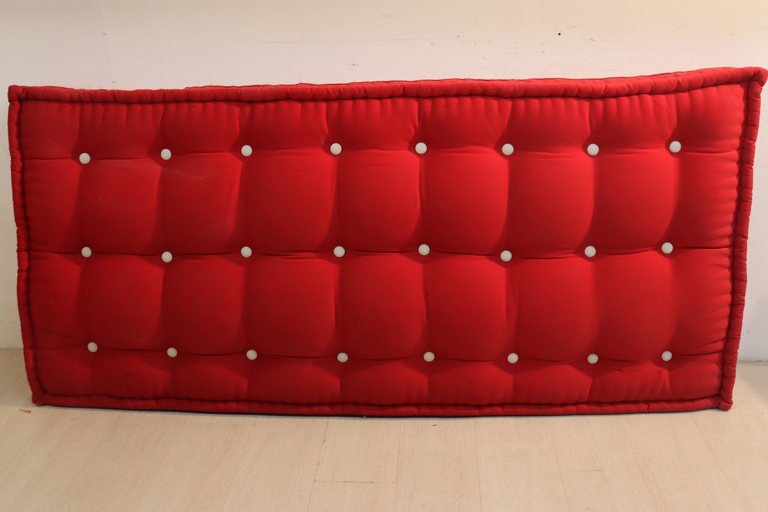 9826 Matelas de sol rouge – Image 1