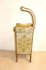 Ancien meuble pour téléphone