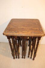 Table gigogne pieds torsadés