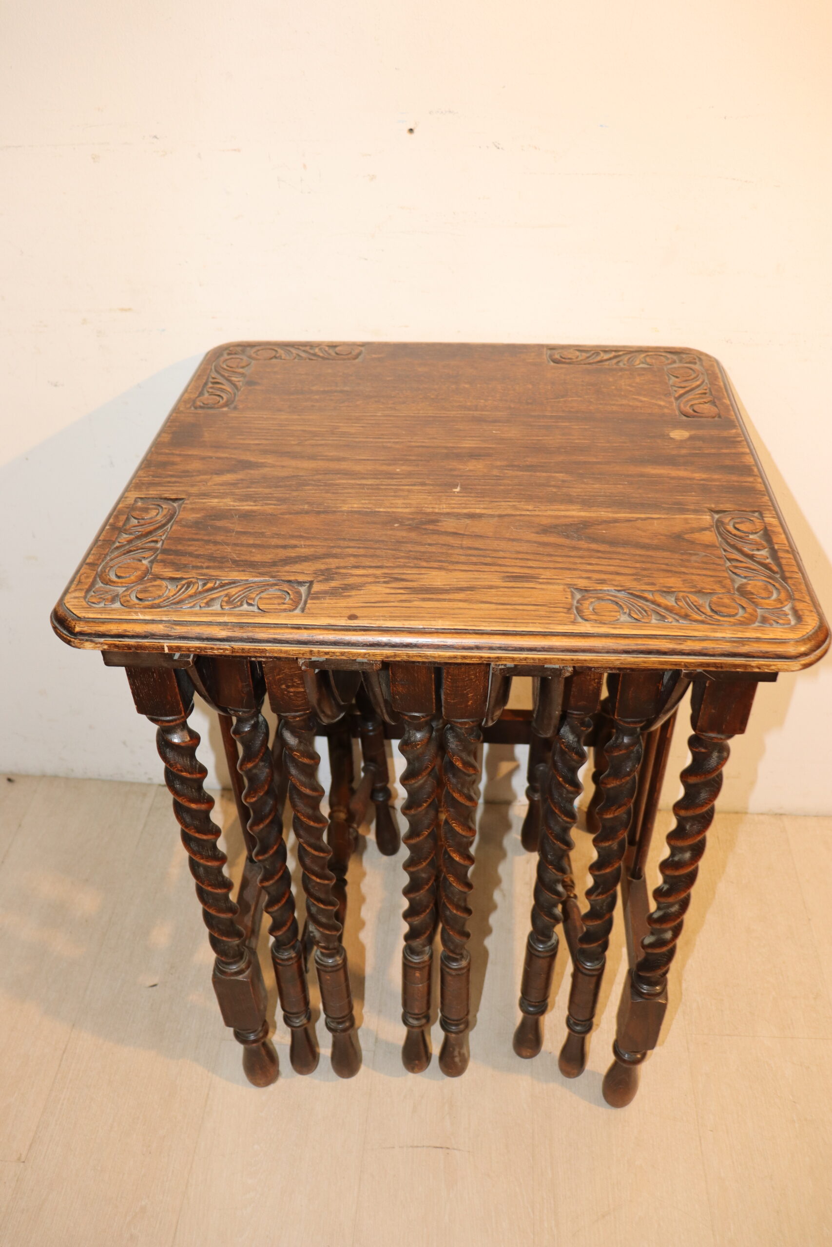 DC 287 Table gigogne pieds torsadés – Image 1