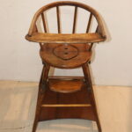 Ancienne chaise bébé