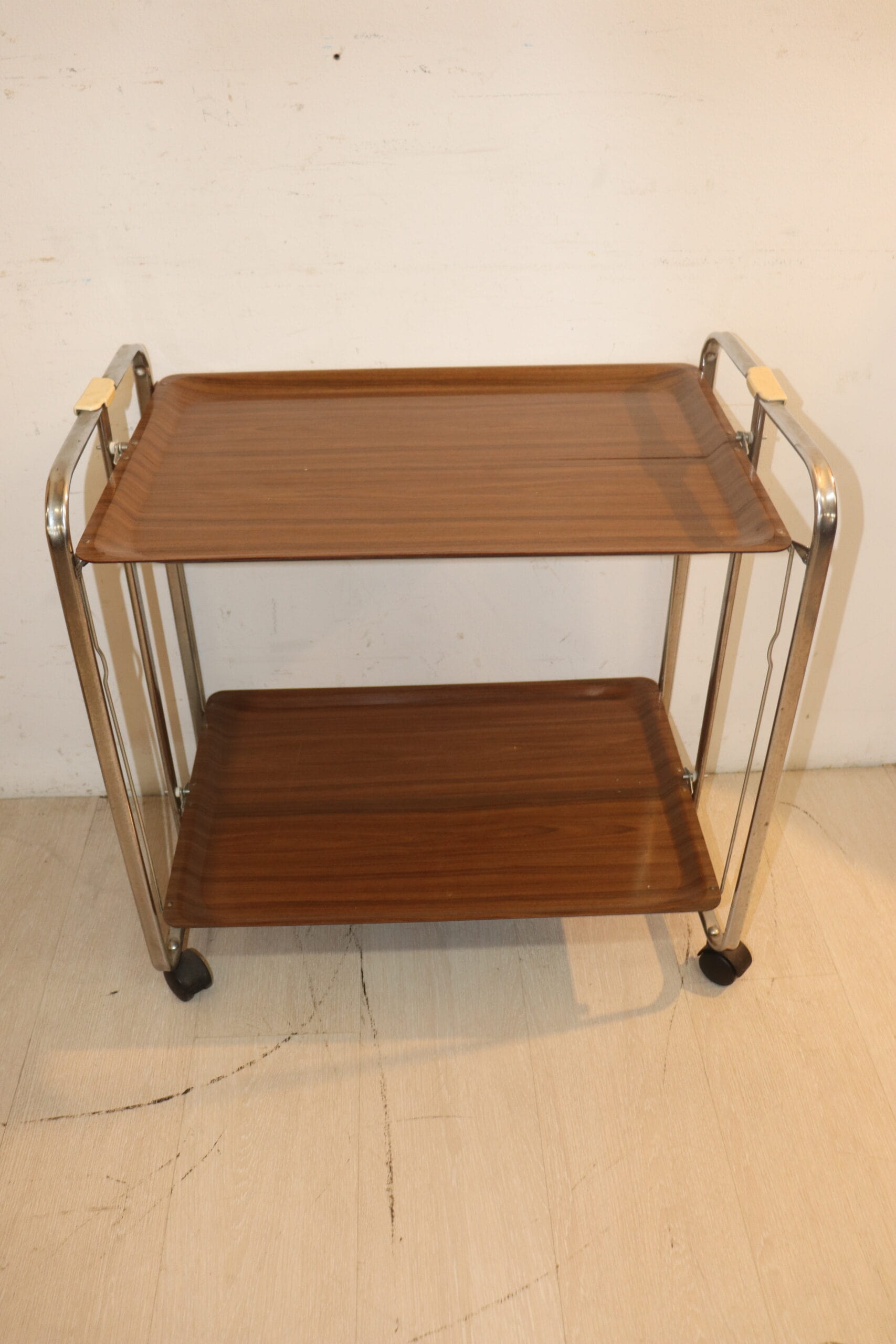 9916 Desserte vintage – Image 1