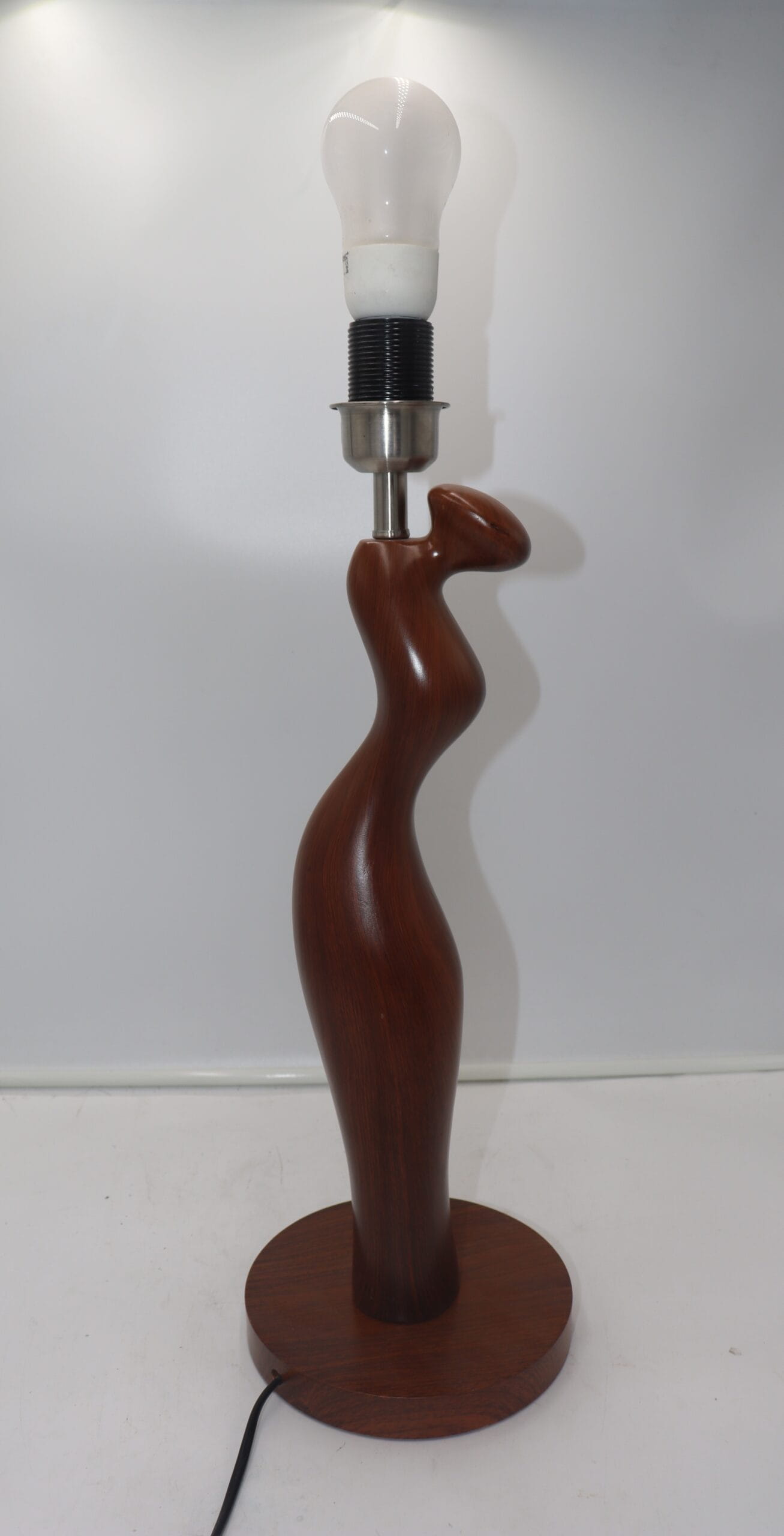 DC 298 Lampe en bois – Image 1
